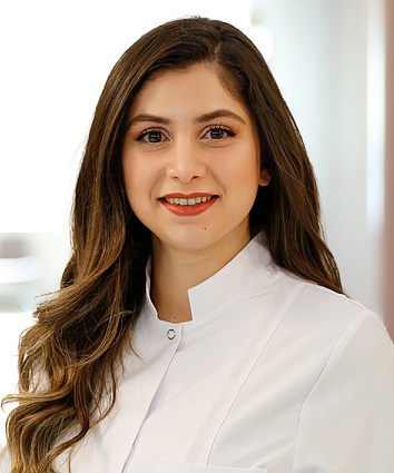 Dentist Buse Kara