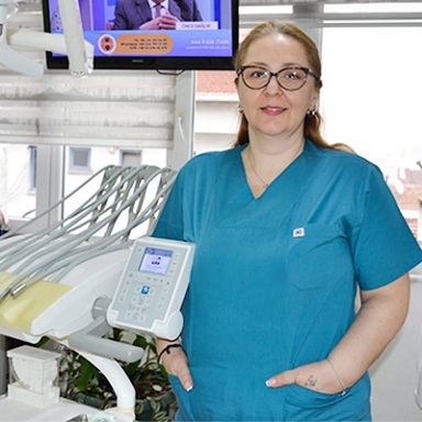 Dentist Arzu Ağtaş
