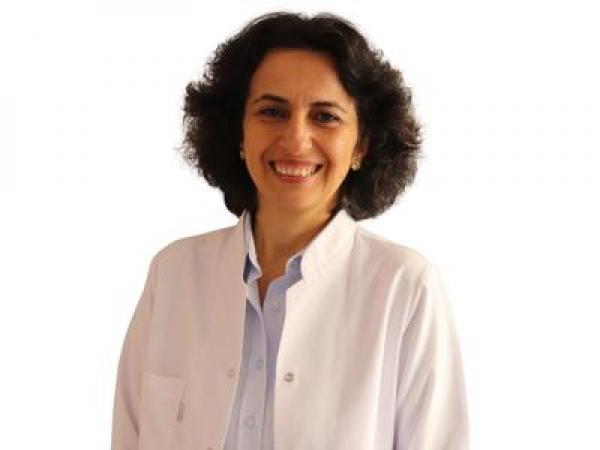 Dentist Sevil Şermet