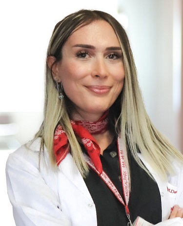 Dietitian Deniz Akca