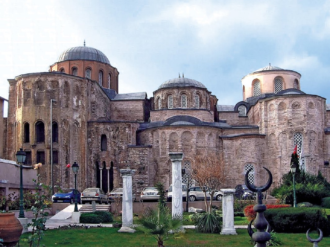 Source: https://islamansiklopedisi.org.tr/zeyrek-kilise-camii