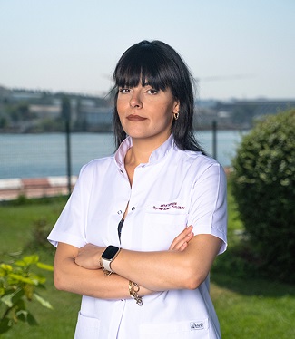 Dietitian Zeynep Ecem Özuzun
