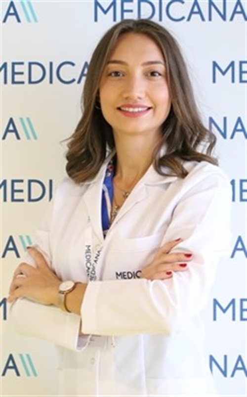 Dietitian Hande Güngör  
