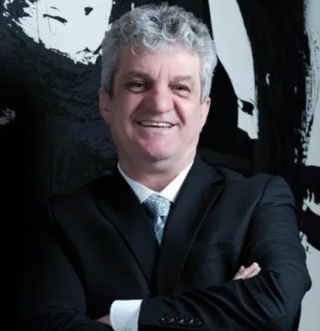 Dr. Vedat Emir 